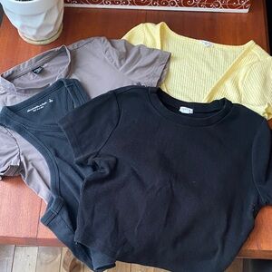Bundle of 4 Summer Tops Women’s Small and XS Garage Abercrombie SHEIN Casual
